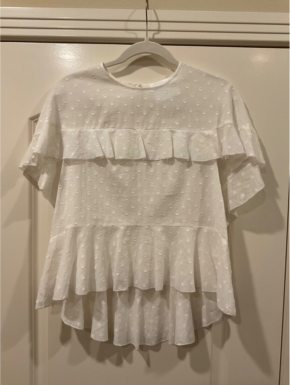 LOVE Binetti White Swiss Dot Ruffle Blouse Top High Low Flutter Sleeve Size S